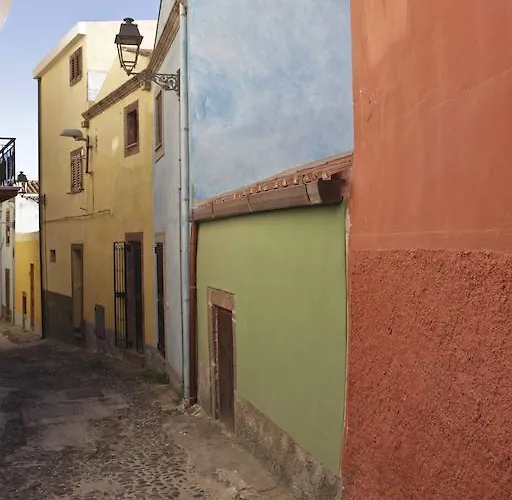 Pensjonat Sa Domo De Alene Bosa